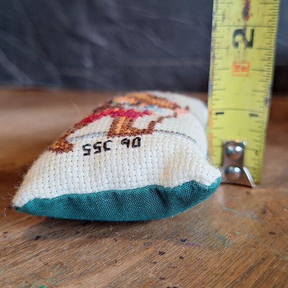 VTG 1990 HESTIA Hand Made Embroidered Santa Claus Pillow Ornaments 3" Long - Picture 12 of 16